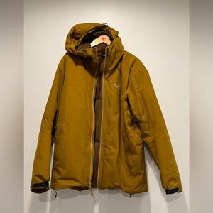 Arc’teryx Beta Insulated Mens Jacket - Large - Yukon